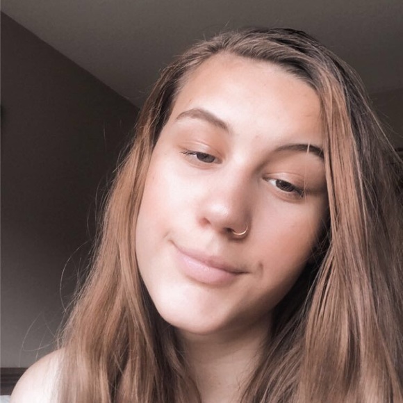 Meet your Posher, Ruby - Picture 1 of 1